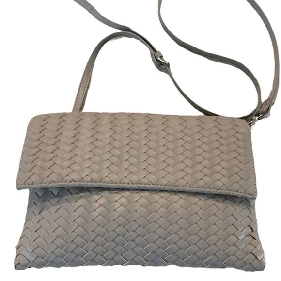 Deux Lux woven look 

cross body bag. Small to medium.‎  clutch. Grey. - Picture 1 of 7